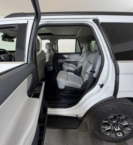 New 2026 Ford Expedition Active image 9