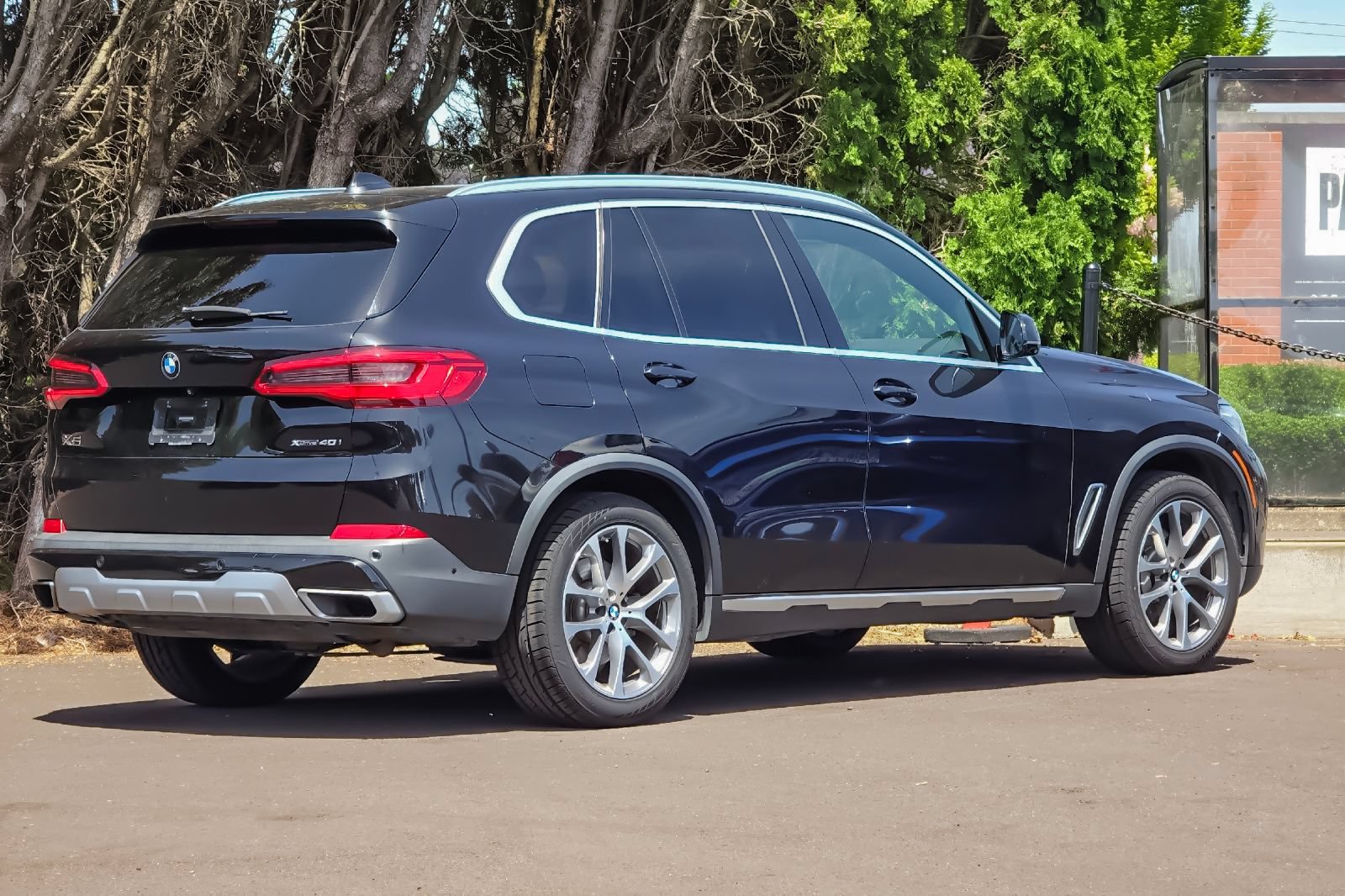 Used 2019 BMW X5 xDrive40i w/ Convenience Package AWD/4WD image 3