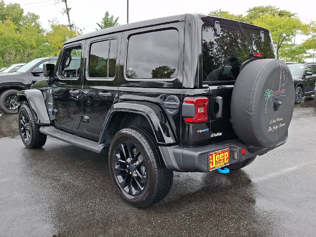 Certified 2024 Jeep Wrangler Unlimited Sahara w/ Technology Group AWD/4WD image 4