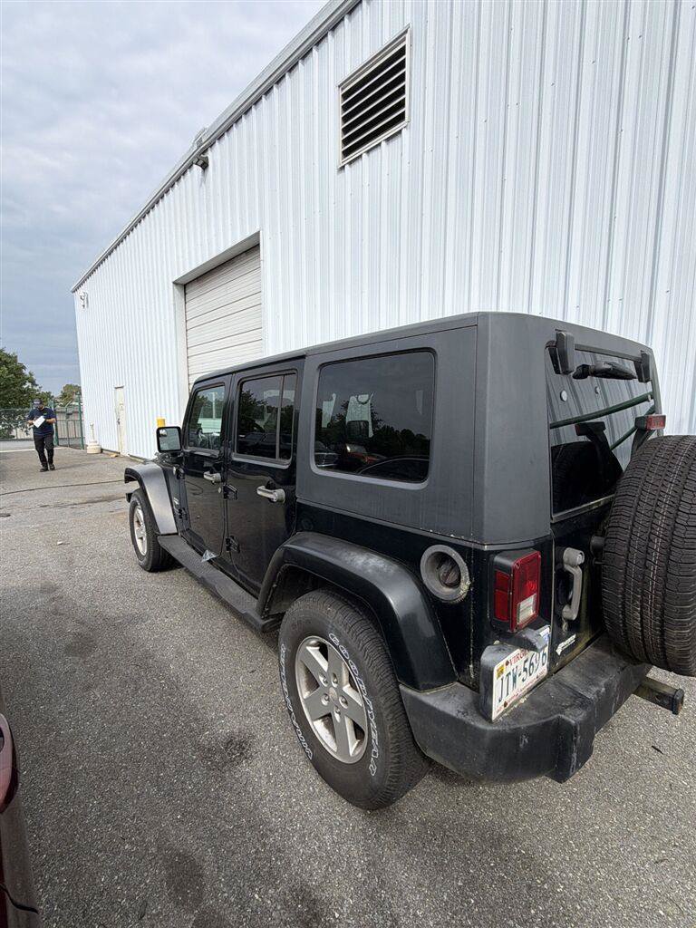 Used 2007 Jeep Wrangler Unlimited Sahara AWD/4WD image 3