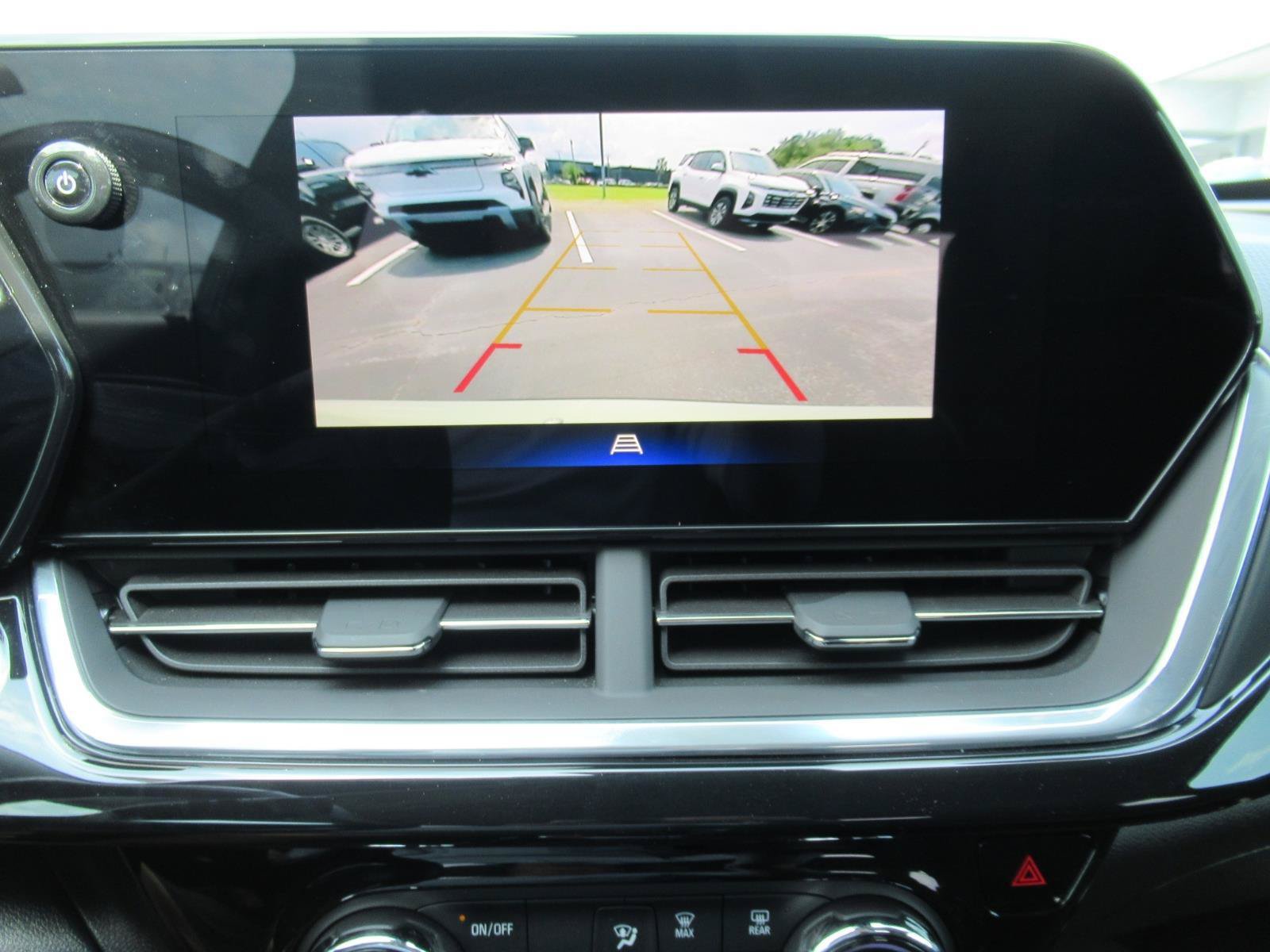 Certified 2024 Chevrolet Trax ACTIV w/ Driver Confidence Package FWD image 29