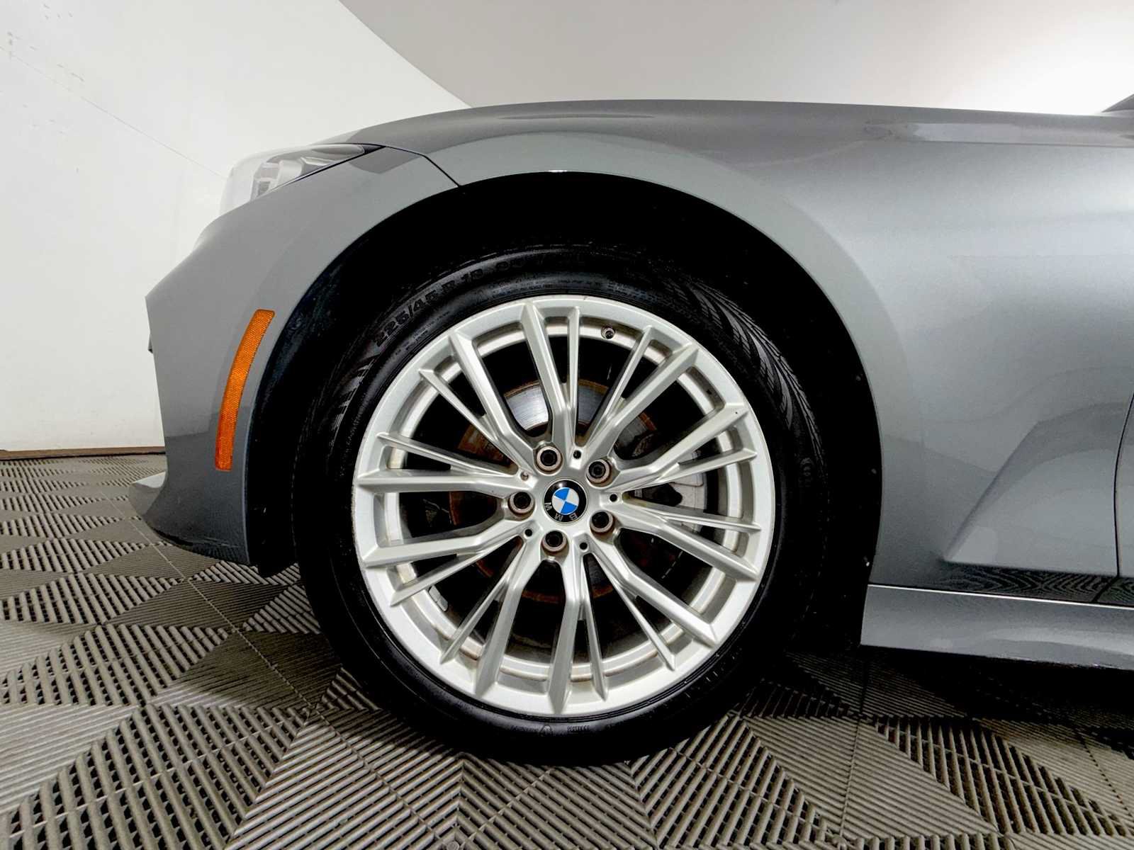 Used 2024 BMW 330i xDrive Sedan w/ Premium Package AWD/4WD image 8