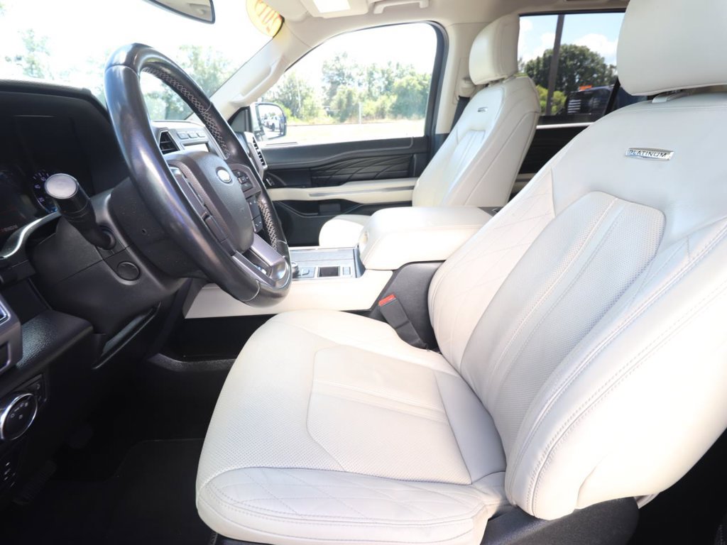 Used 2019 Ford Expedition Platinum RWD image 2