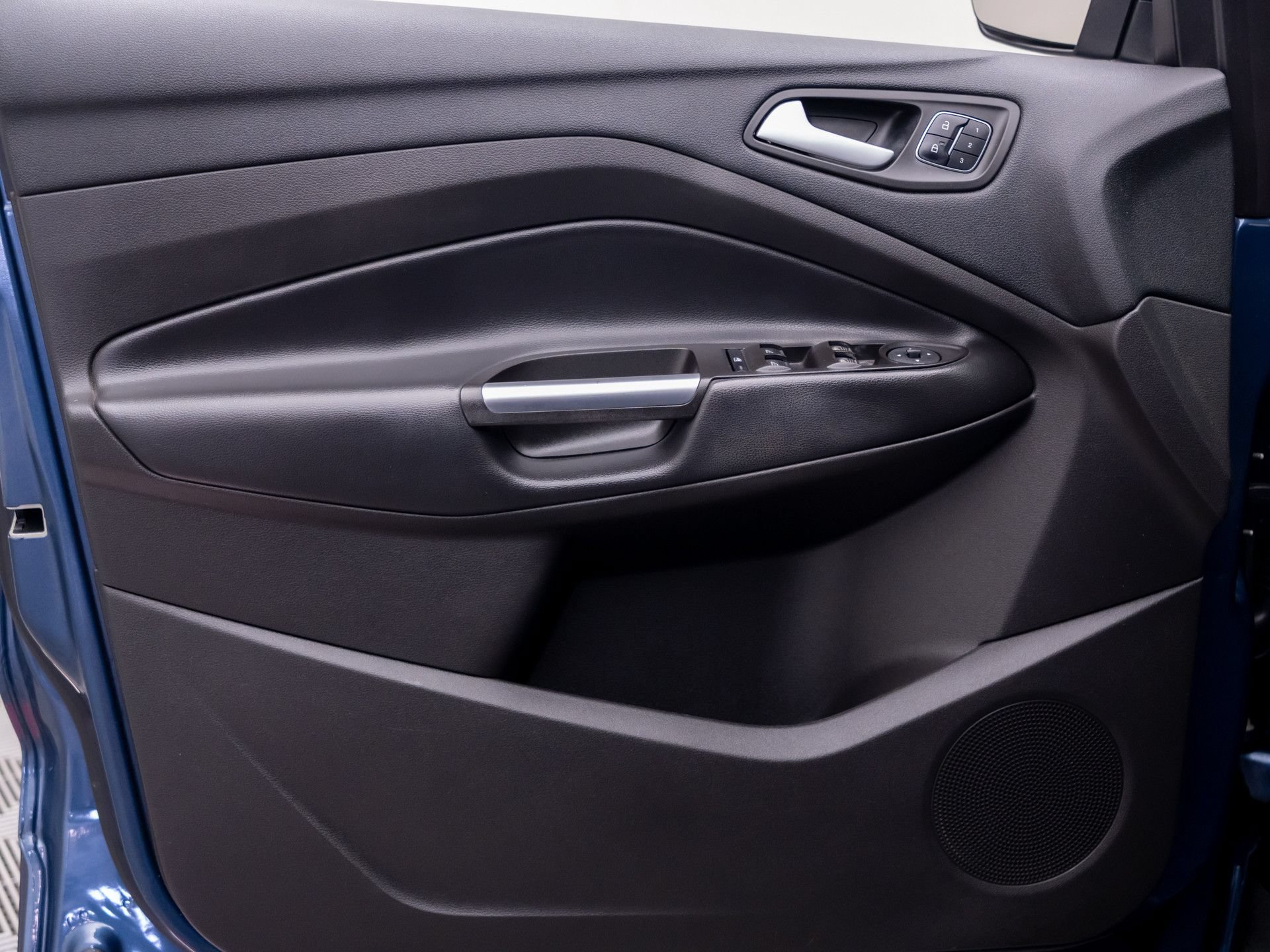 Used 2018 Ford Escape Titanium AWD/4WD image 14