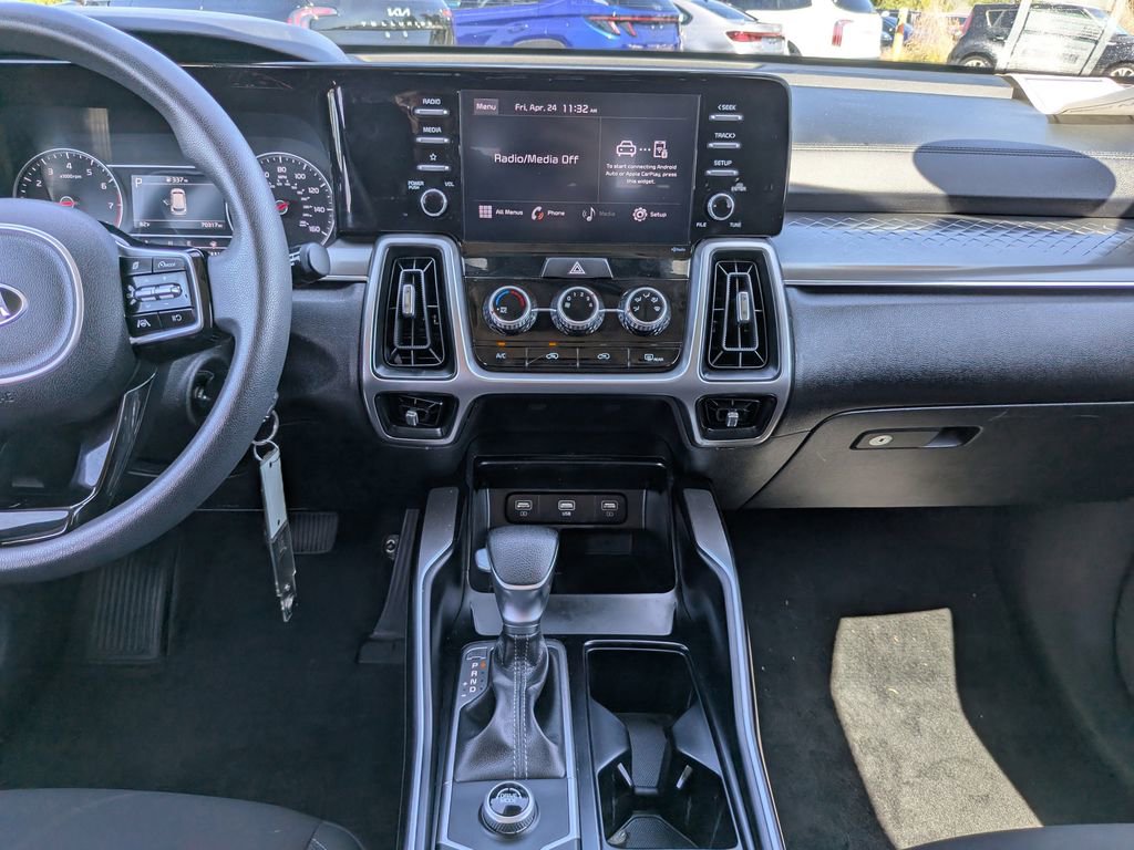 Certified 2021 Kia Sorento LX FWD image 16