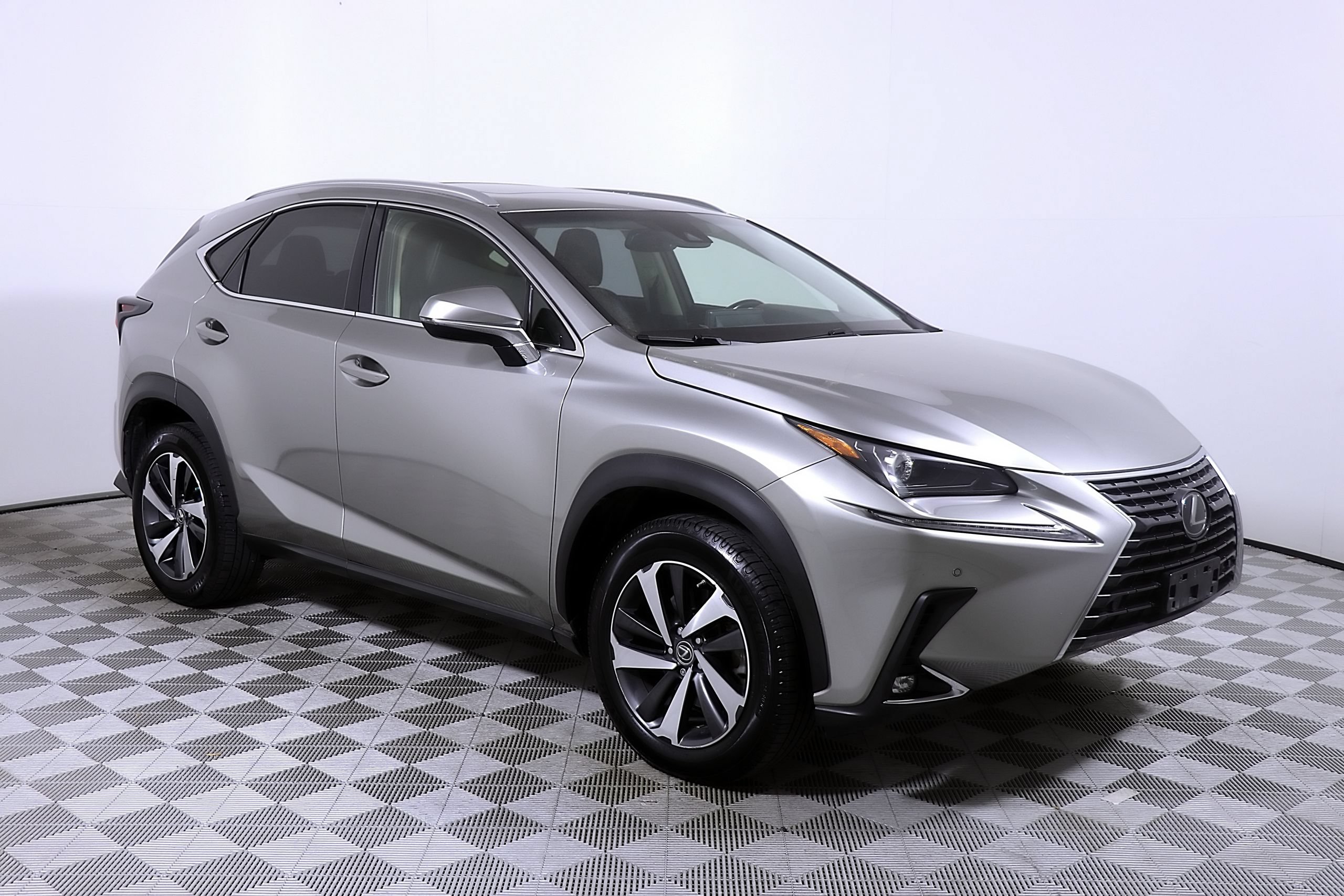 Used 2018 Lexus NX 300 FWD w/ Premium Package image 6