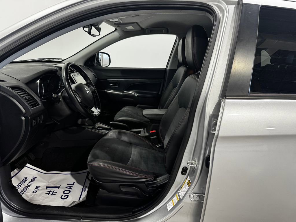 Used 2022 Mitsubishi Outlander Sport SE image 14