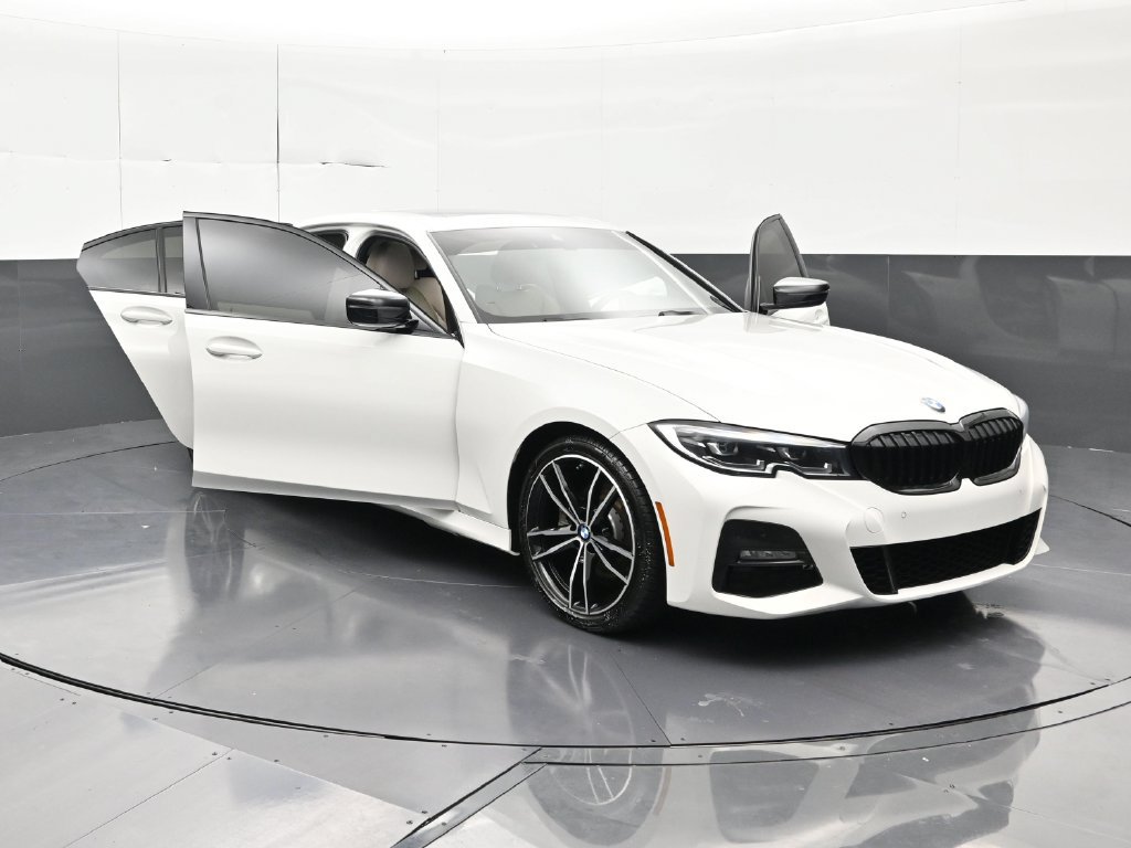 Used 2021 BMW 330i Sedan w/ M Sport Package RWD image 32
