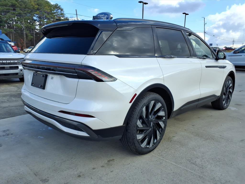 New 2026 Lincoln Nautilus Reserve w/ Jet Appearance Package image 5