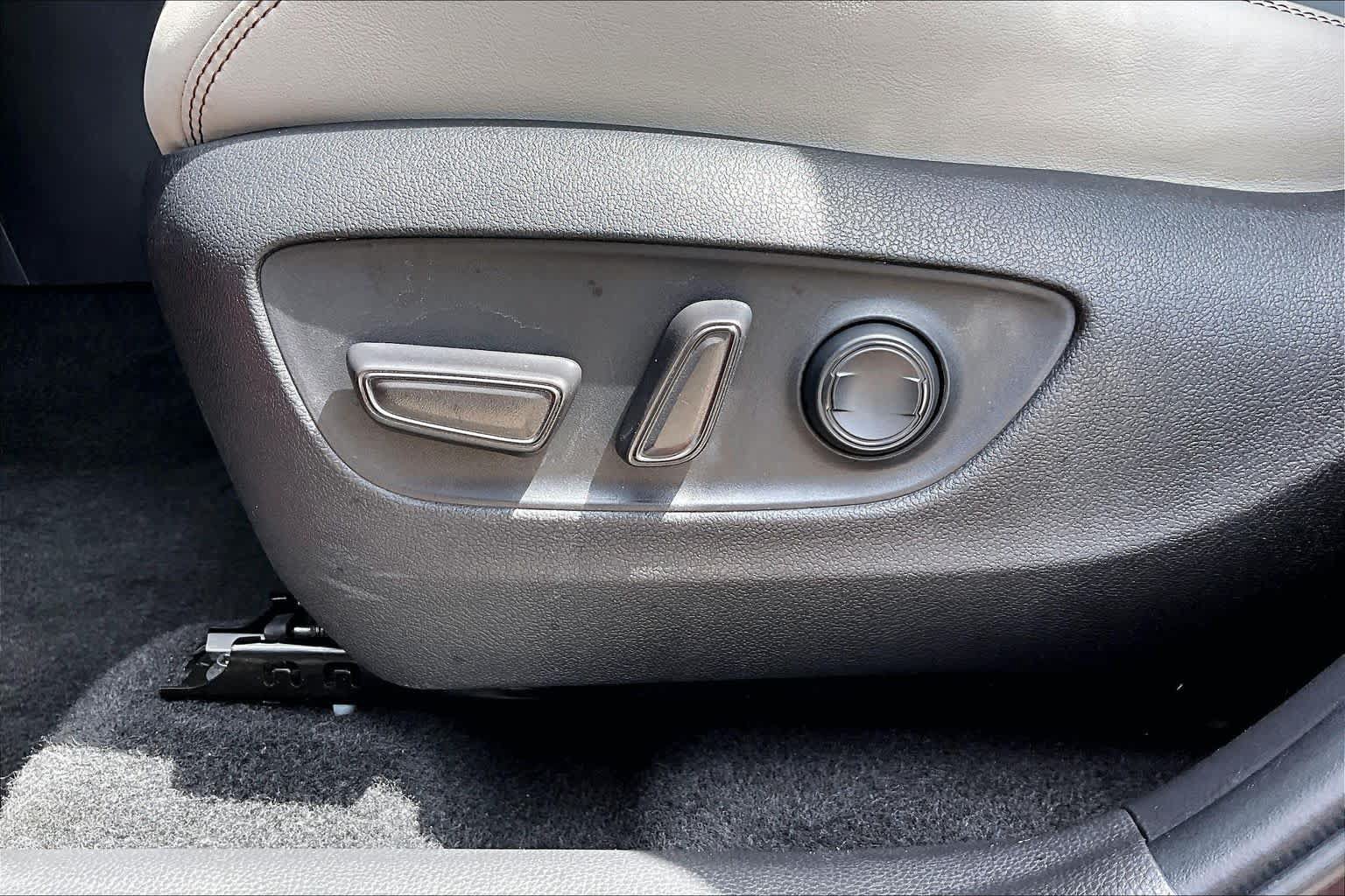 Used 2024 Toyota RAV4 XLE Premium FWD image 63