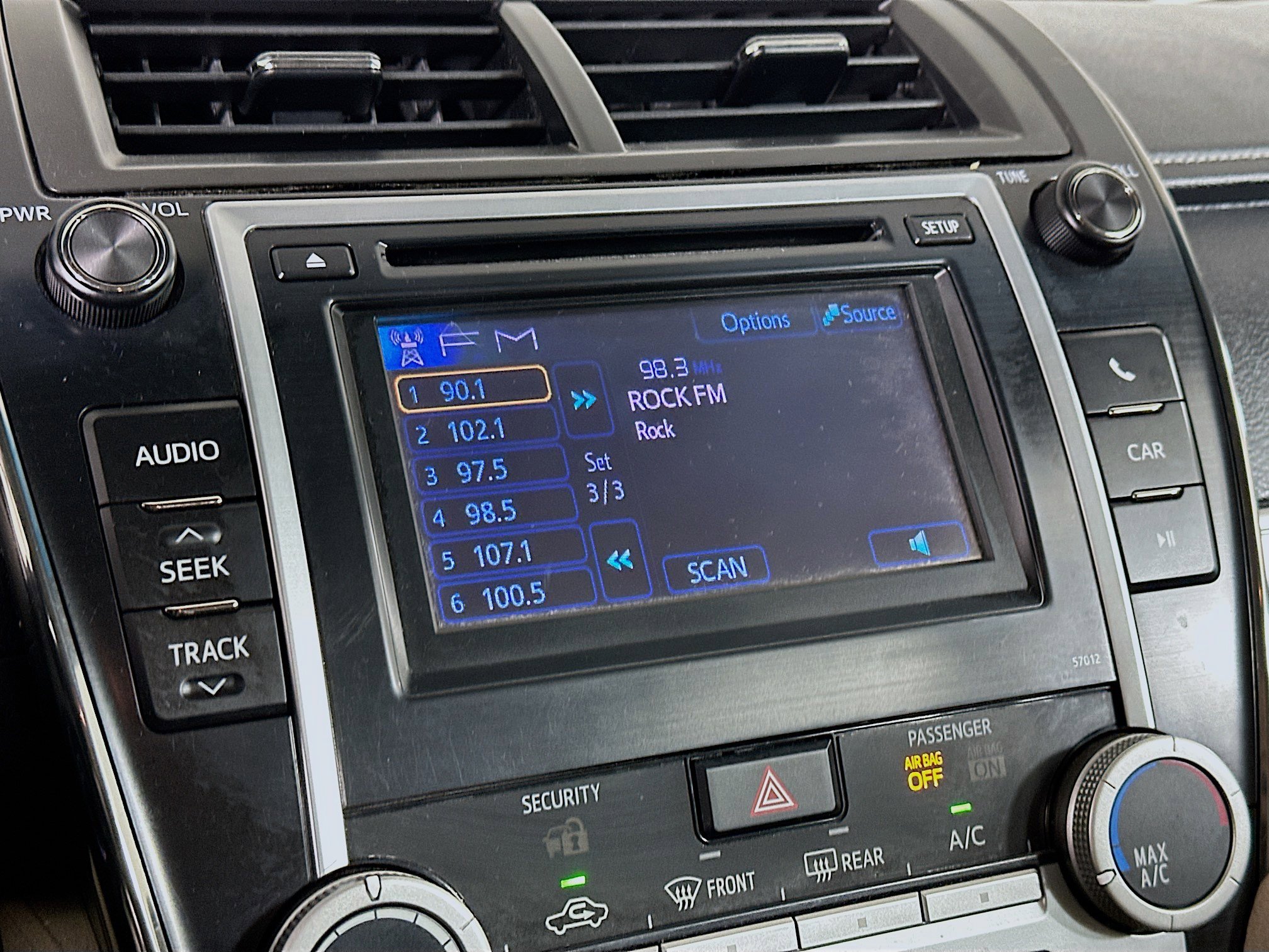 Used 2012 Toyota Camry LE image 21