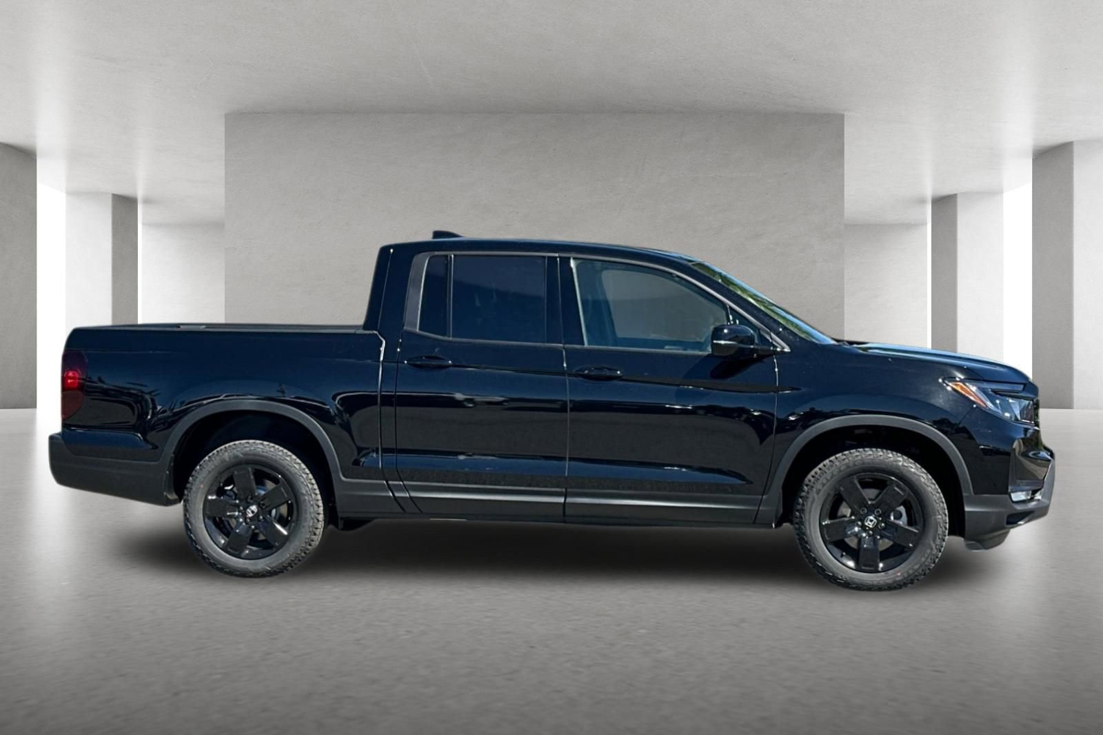 New 2026 Honda Ridgeline Black Edition image 3