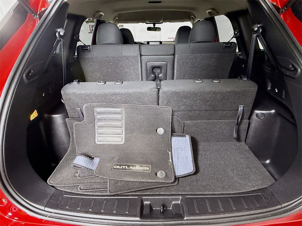 Used 2022 Mitsubishi Outlander ES image 27
