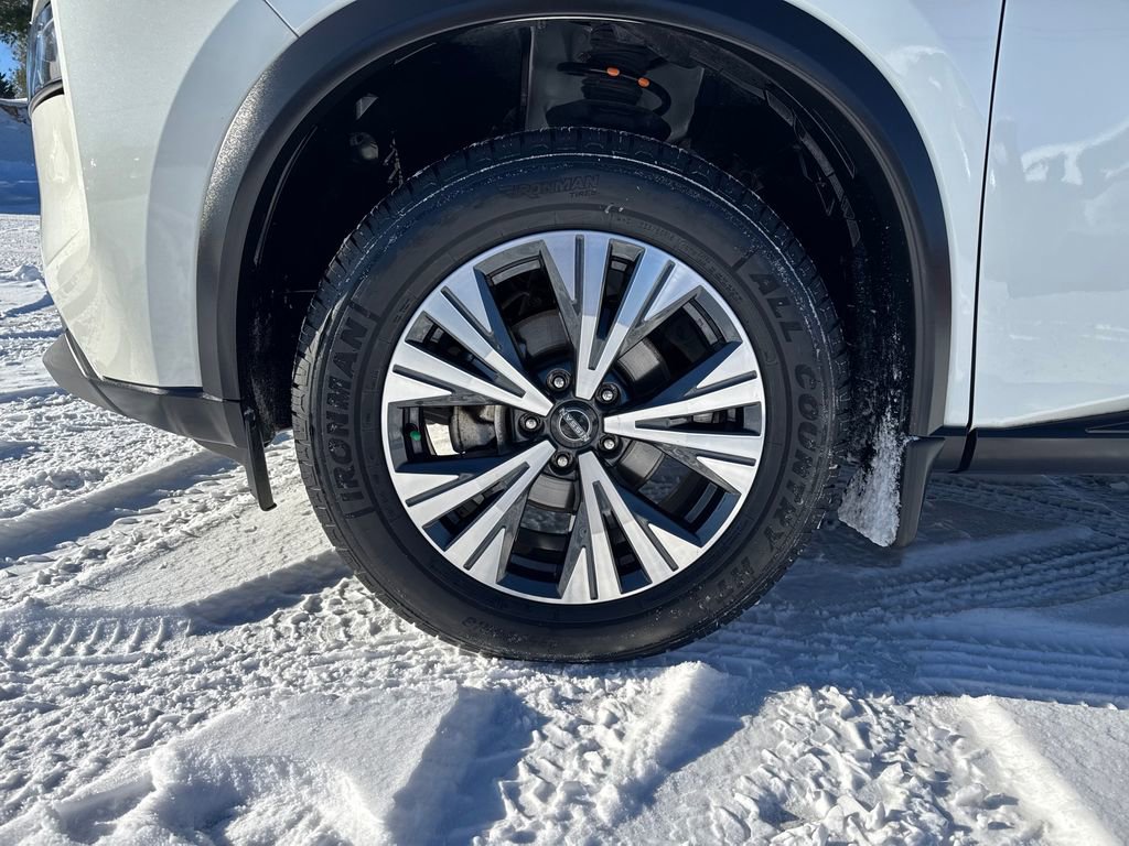 Used 2023 Nissan Rogue SV image 28