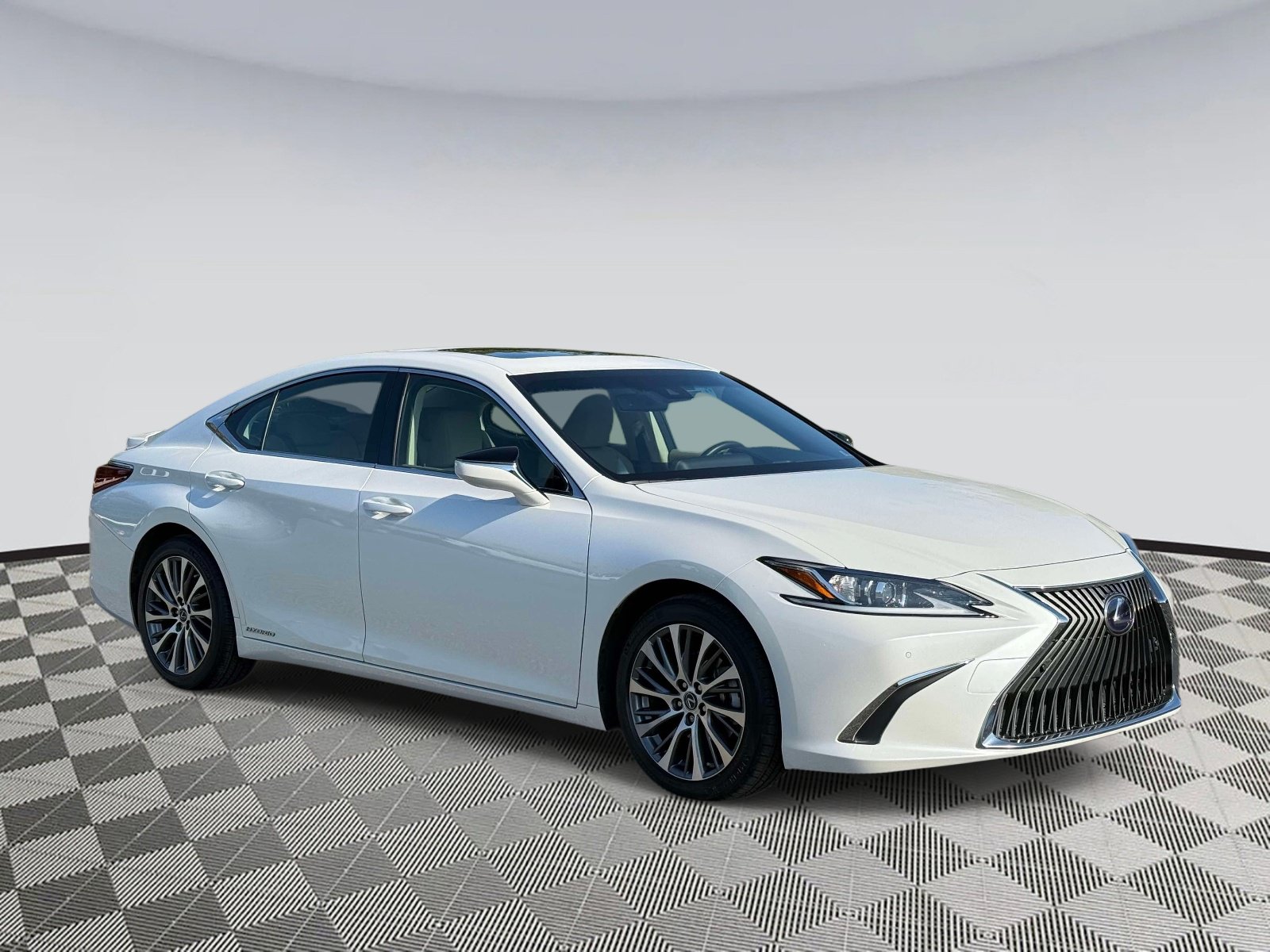 Used 2019 Lexus ES 300h w/ Premium Package