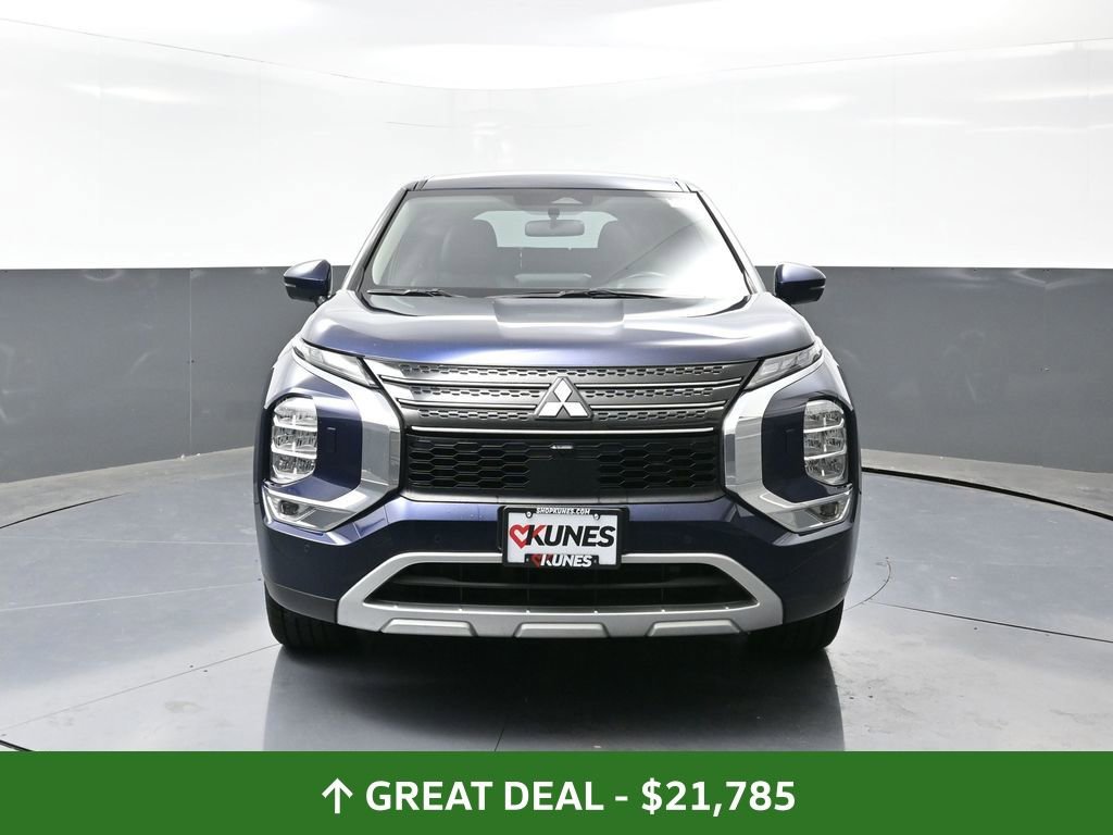 Used 2024 Mitsubishi Outlander SE image 8