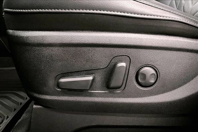 Used 2025 Kia Telluride AWD image 32