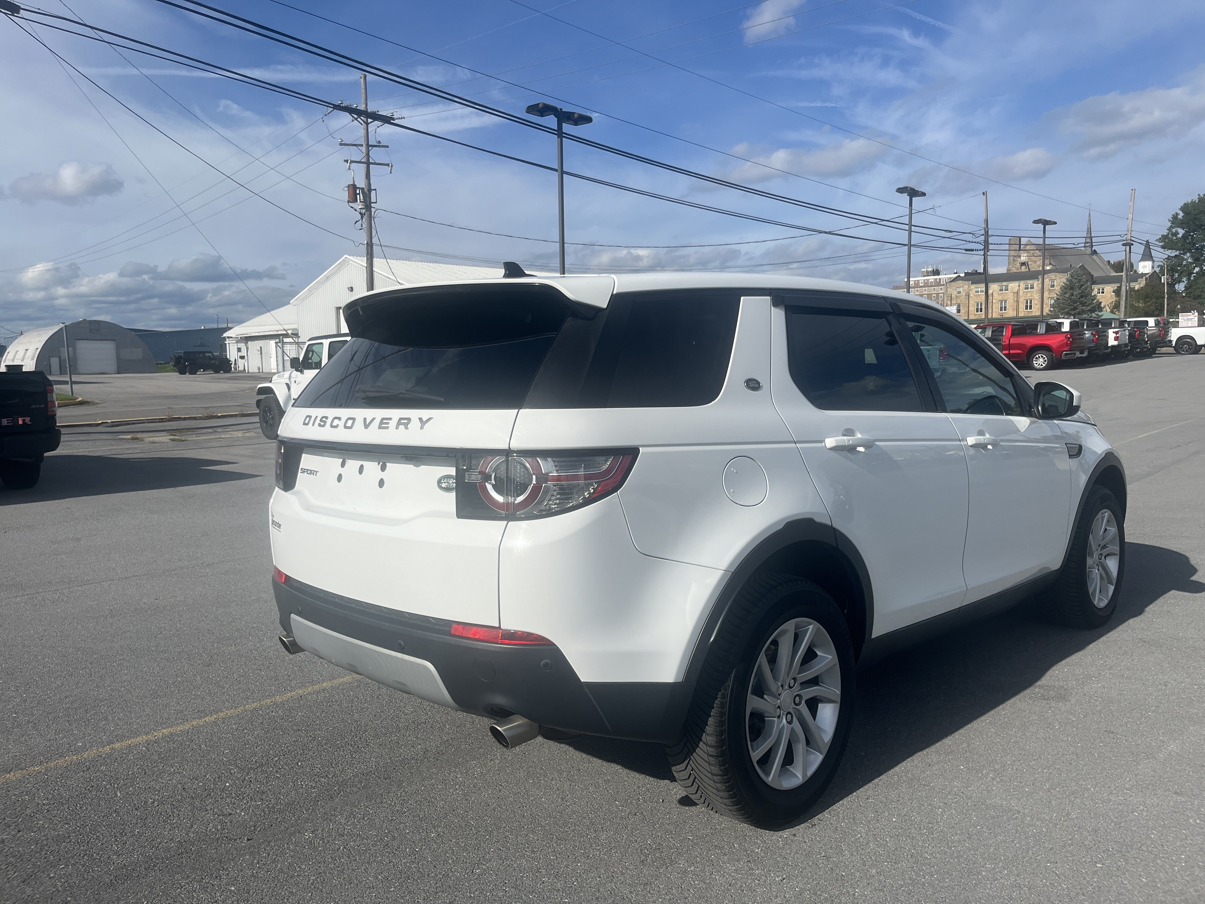 Used 2016 Land Rover Discovery Sport HSE AWD/4WD image 3