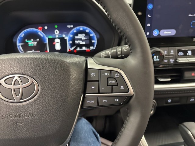 Used 2025 Toyota Grand Highlander AWD Hybrid image 25