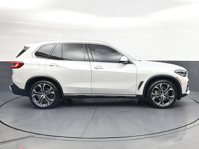 Used 2023 BMW X5 xDrive40i w/ Premium Package AWD/4WD image 3