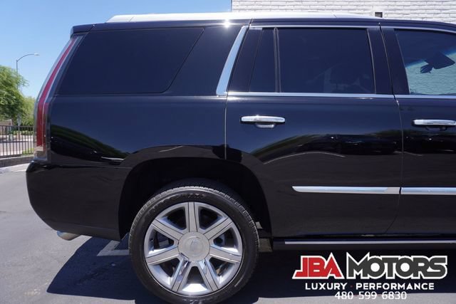 Used 2018 Cadillac Escalade Premium Luxury AWD/4WD image 71