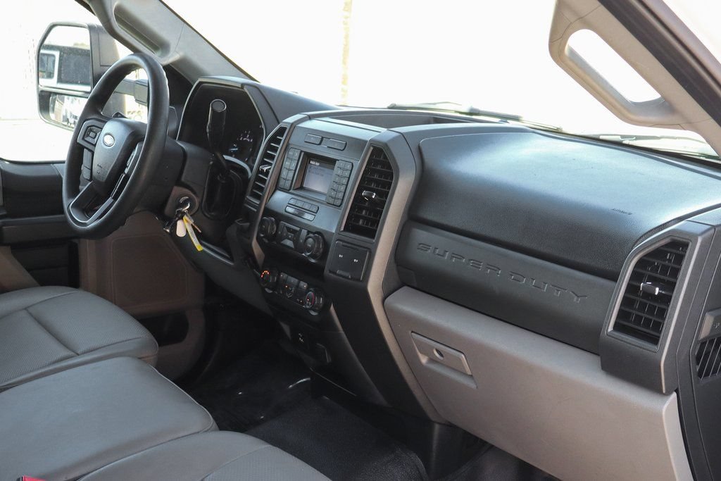 Used 2020 Ford F550 2WD Regular Cab Super Duty image 41
