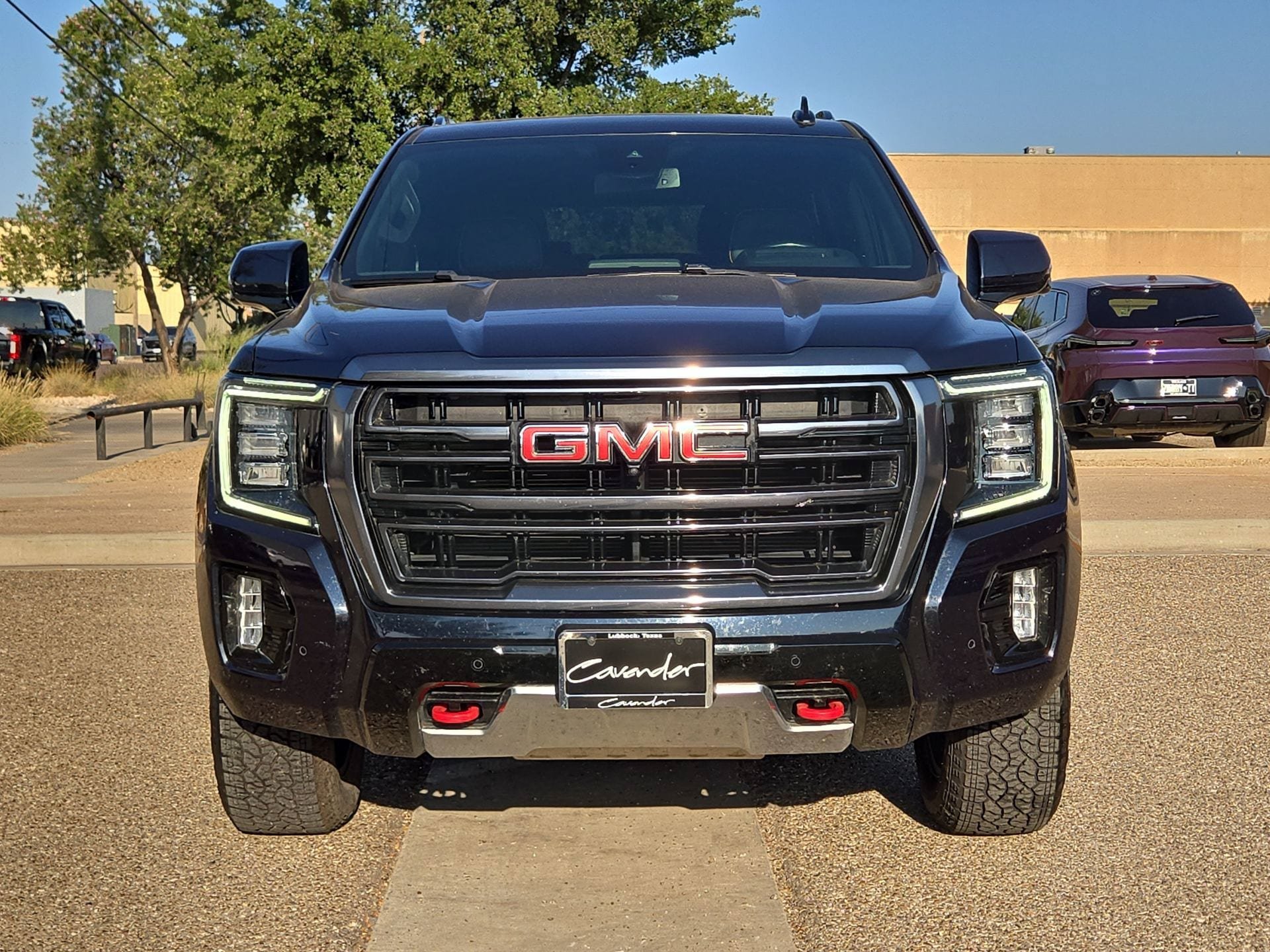Used 2023 GMC Yukon AT4 w/ Technology Package AWD/4WD image 10