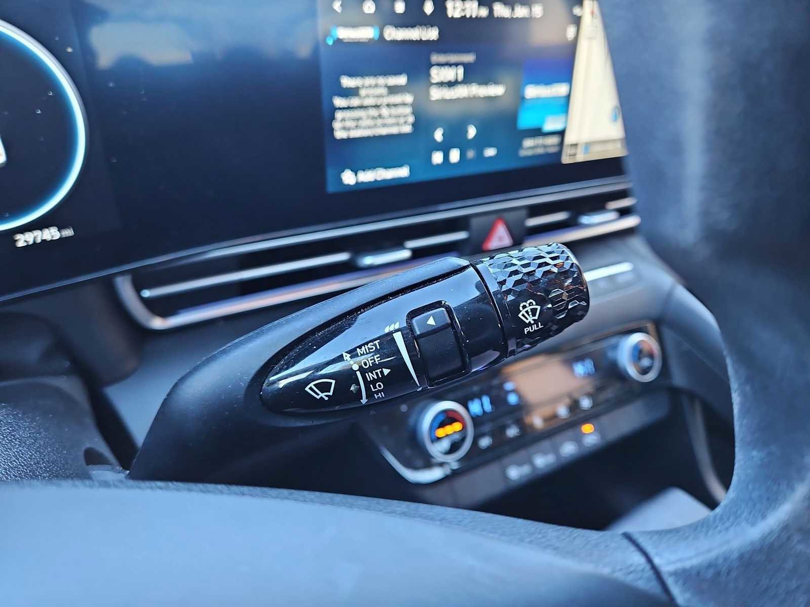 Used 2024 Hyundai Elantra SEL image 25