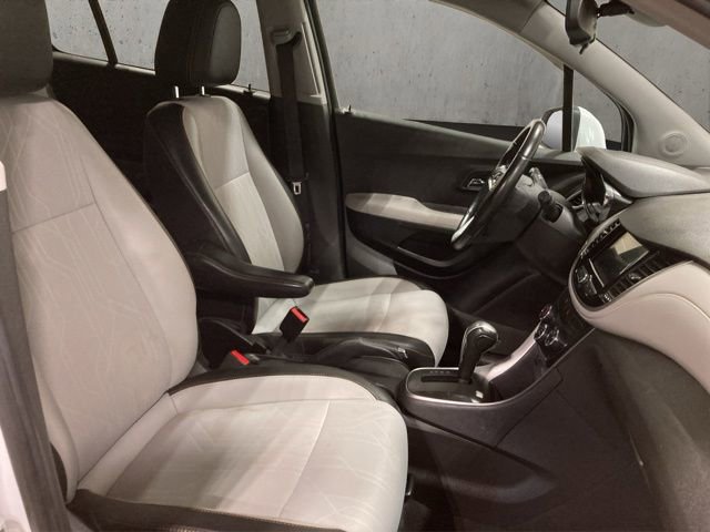 Used 2019 Chevrolet Trax LT w/ LT Convenience Package image 18