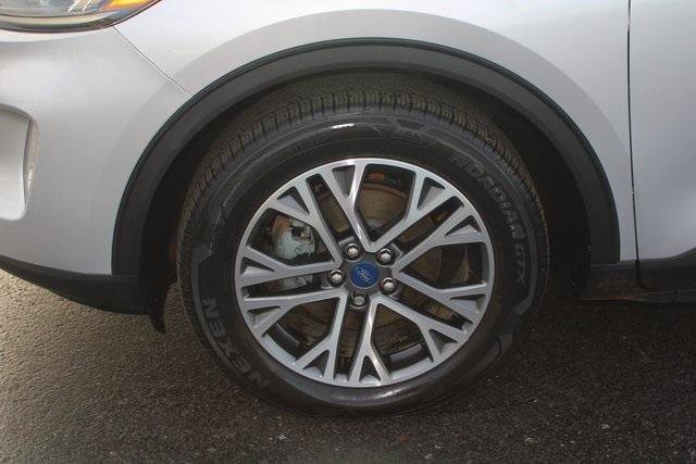 Used 2020 Ford Escape SEL image 2