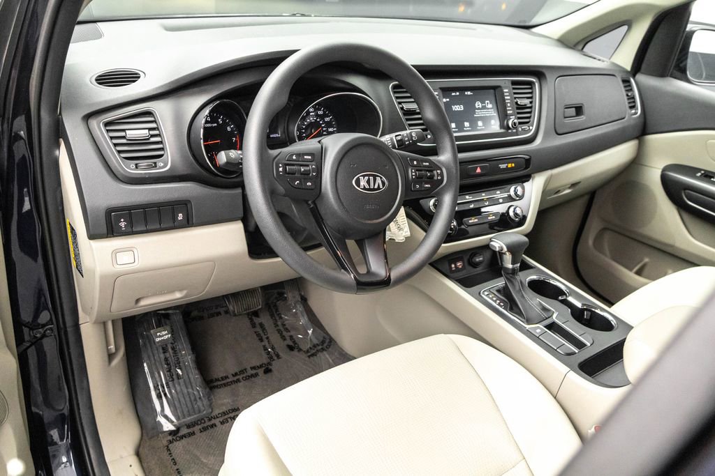 Used 2021 Kia Sedona LX image 5