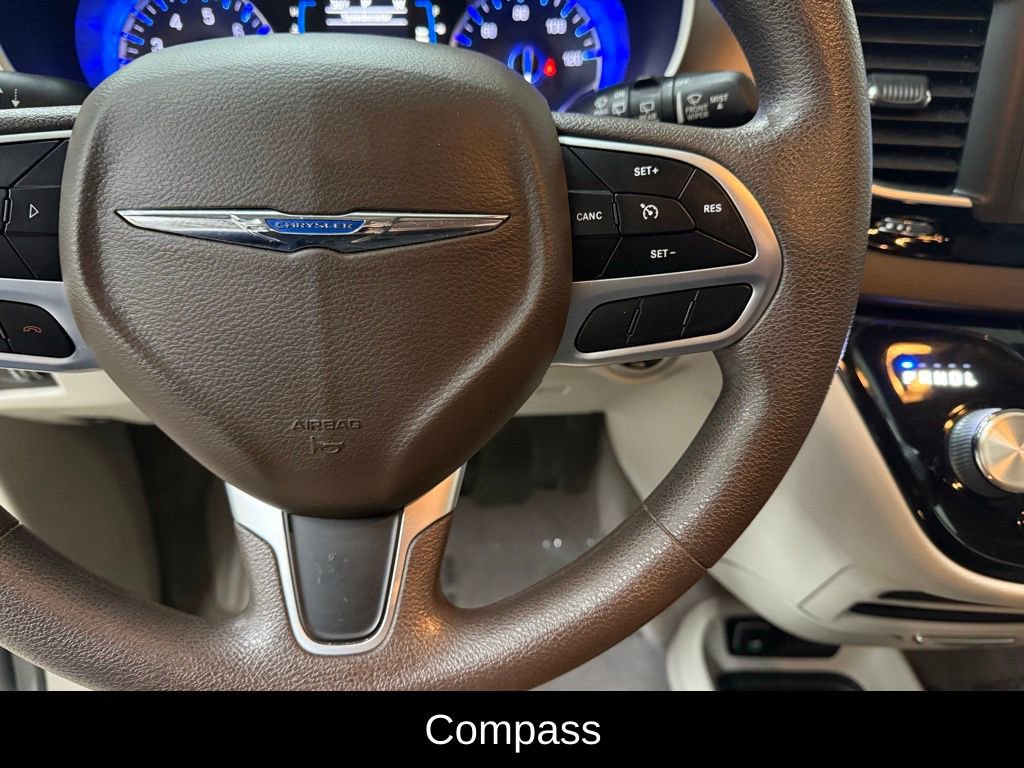 Used 2019 Chrysler Pacifica L image 11