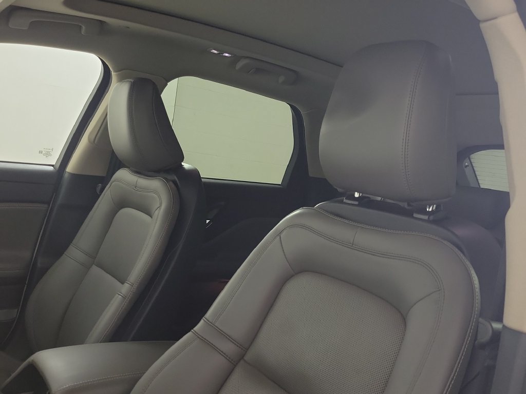 Used 2025 Lincoln Corsair Reserve FWD image 17