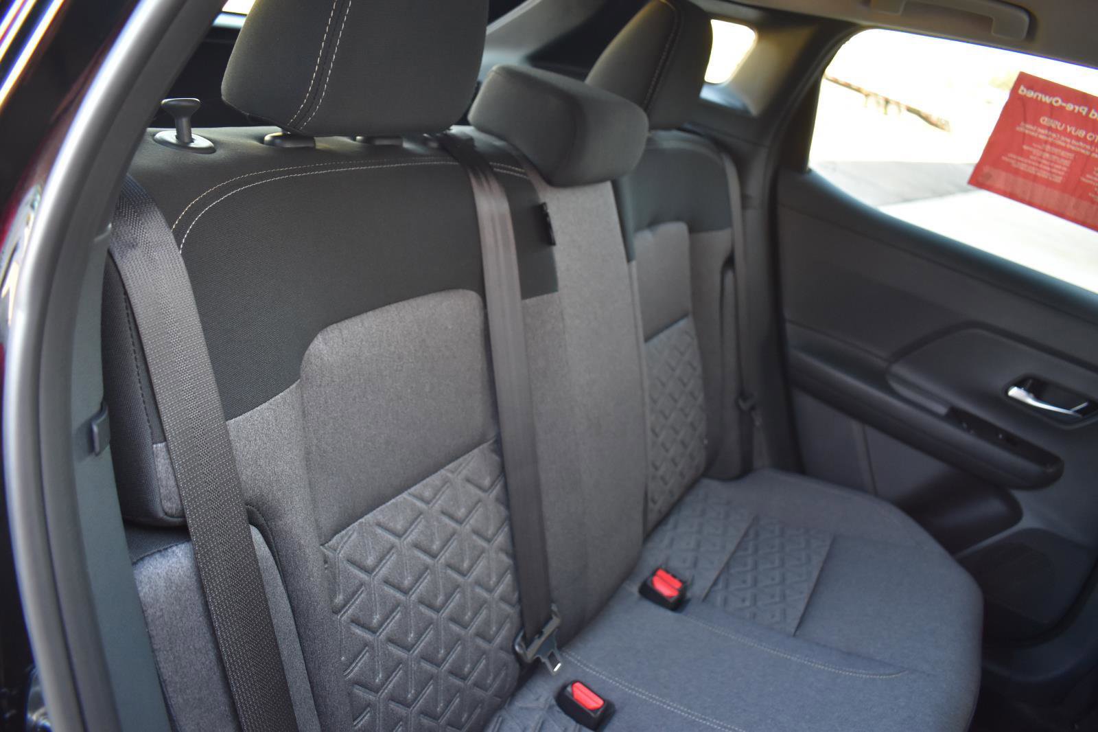 Certified 2025 Nissan Kicks SV image 36