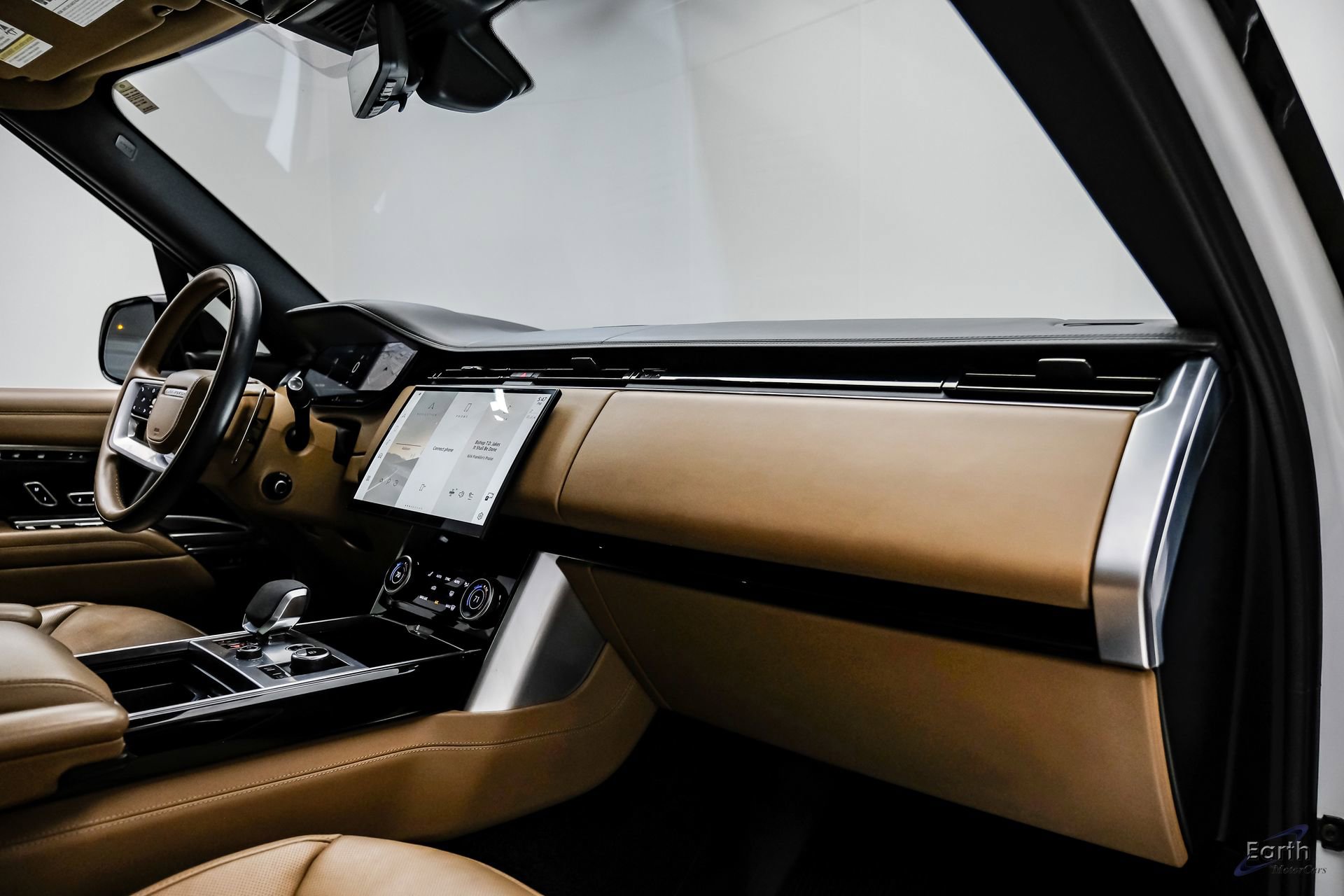 Used 2023 Land Rover Range Rover SE image 45