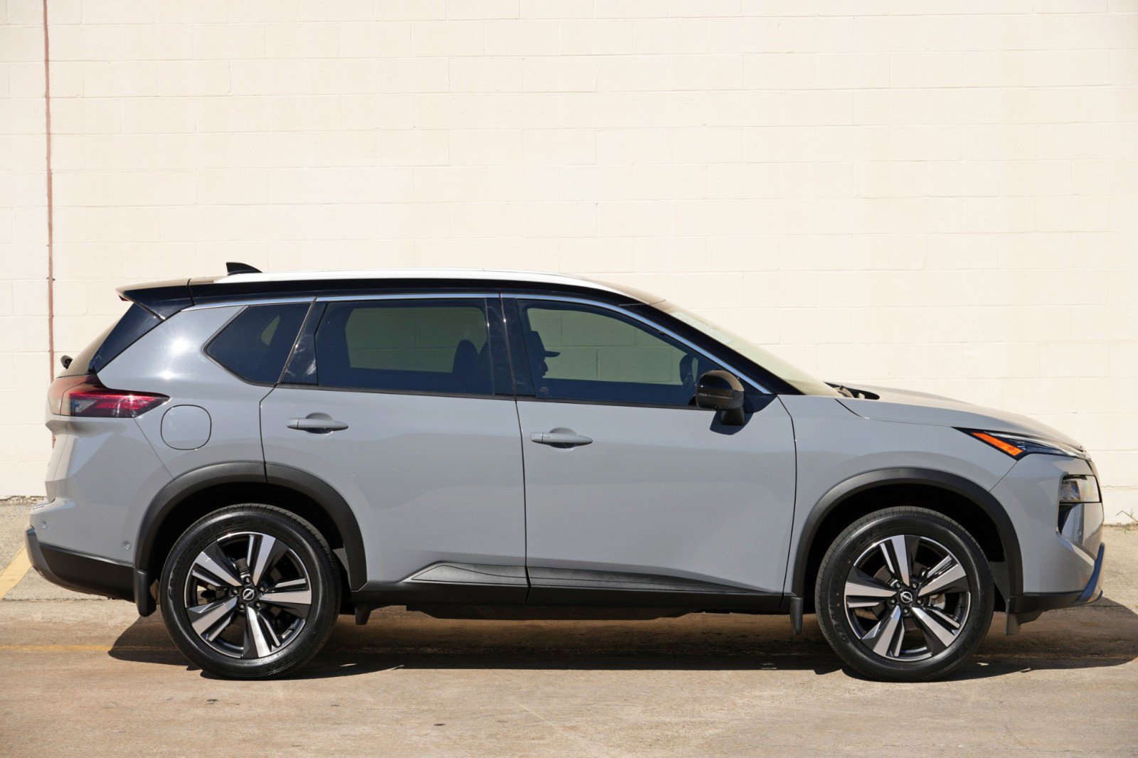 Used 2024 Nissan Rogue SL FWD image 47
