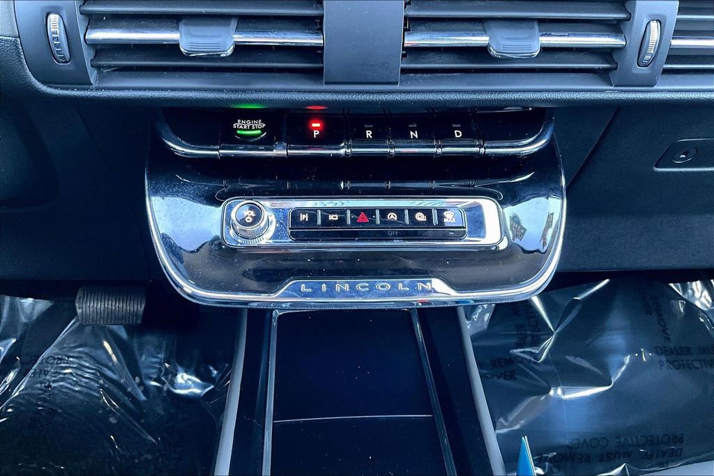 Used 2025 Lincoln Corsair Premiere image 17