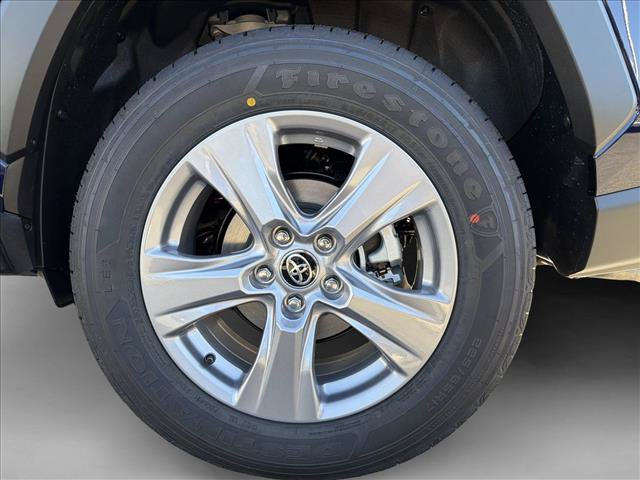 Used 2025 Toyota RAV4 XLE AWD/4WD image 9