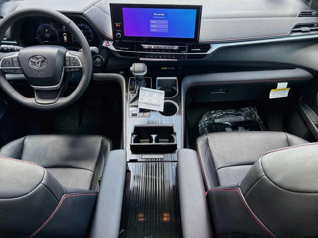 New 2026 Toyota Sienna XSE FWD image 13
