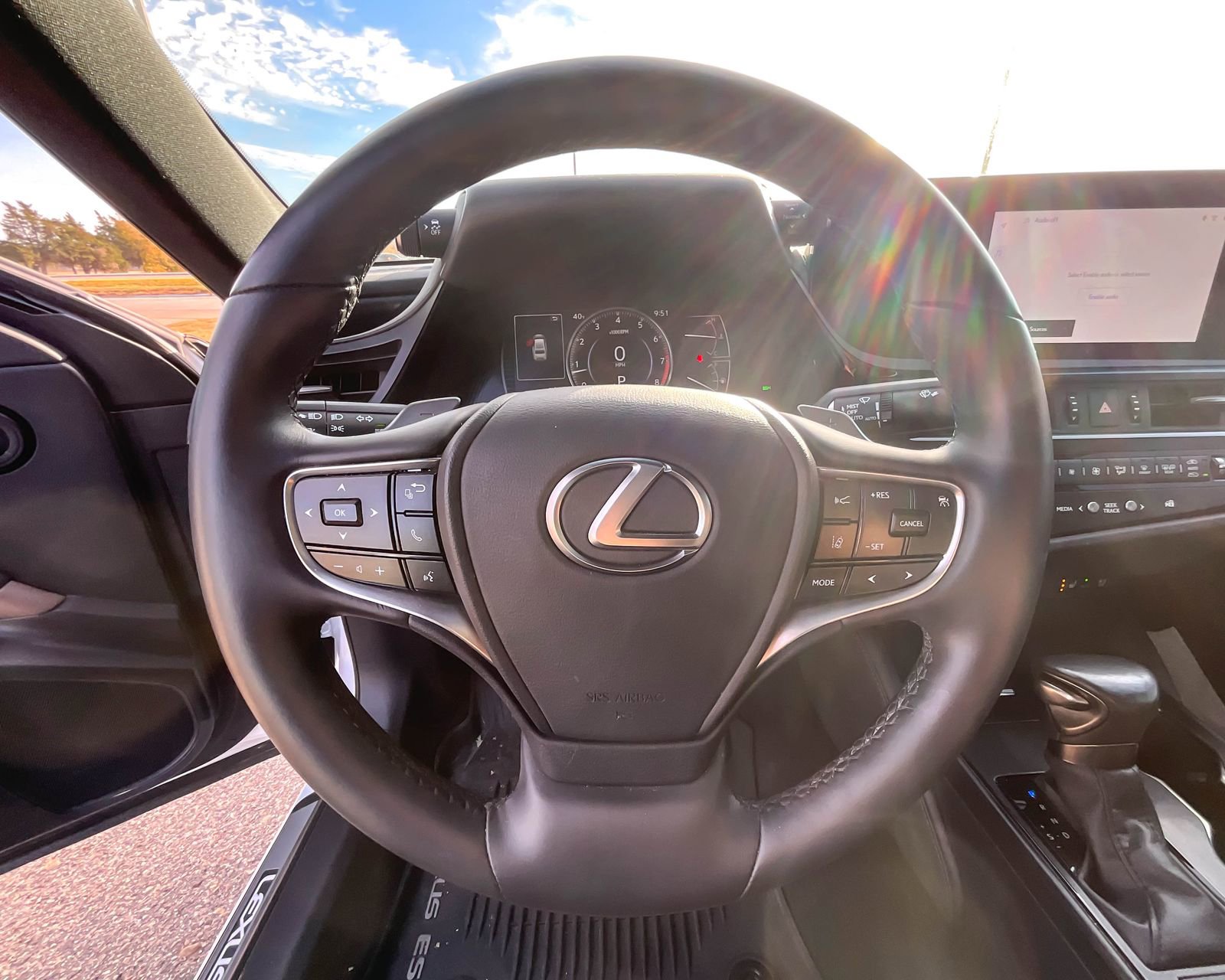 Used 2023 Lexus ES 350 w/ Premium Package image 11