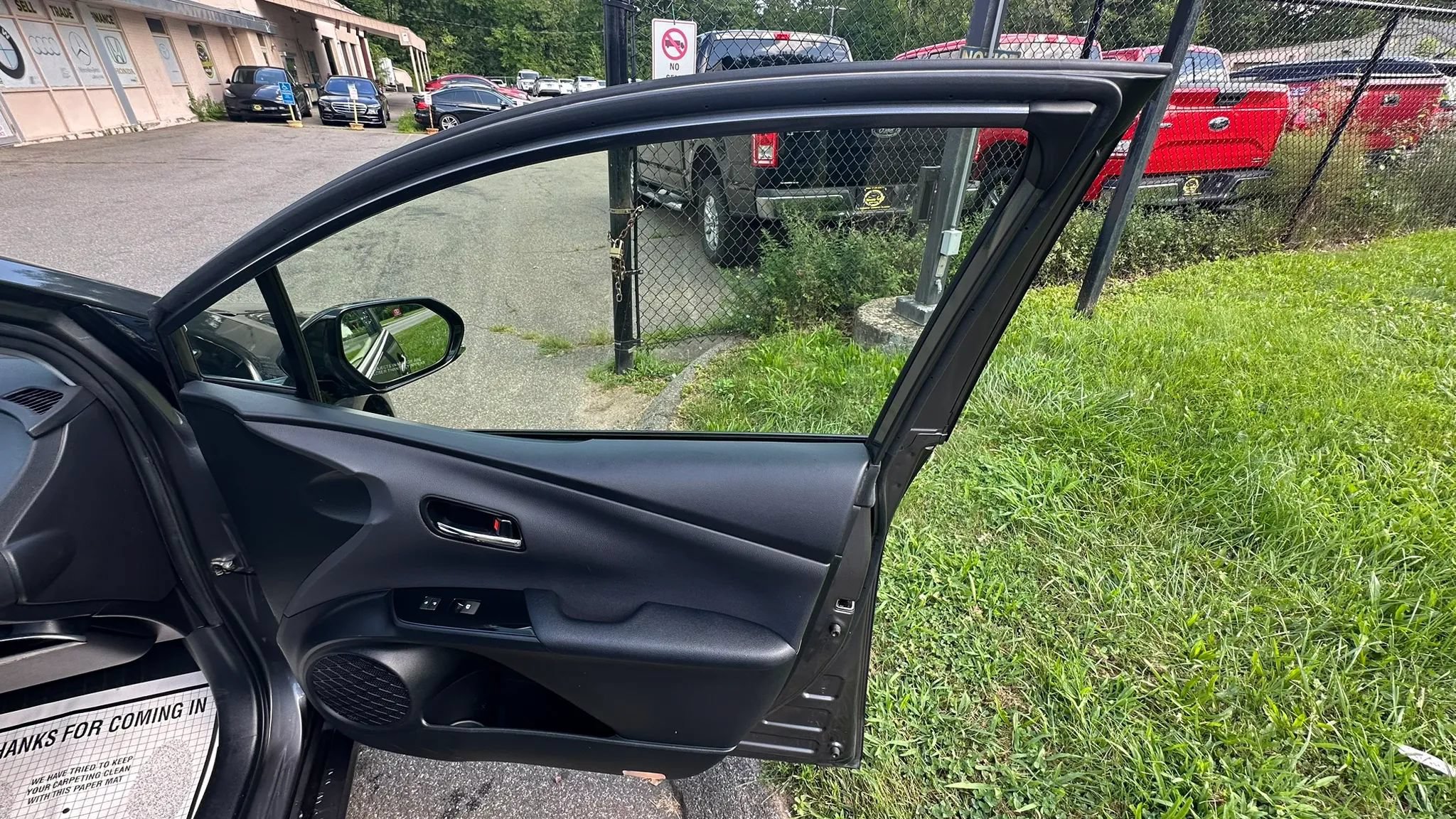Used 2017 Toyota Prius Three Touring FWD image 31