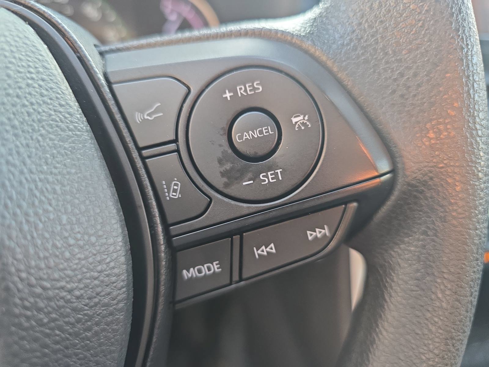 Used 2024 Toyota RAV4 XLE FWD image 17