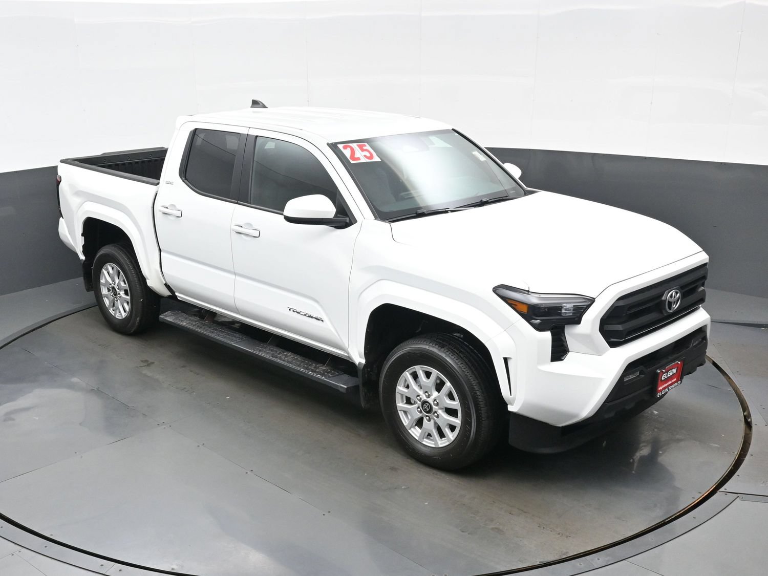 Used 2025 Toyota Tacoma SR5 AWD/4WD image 34