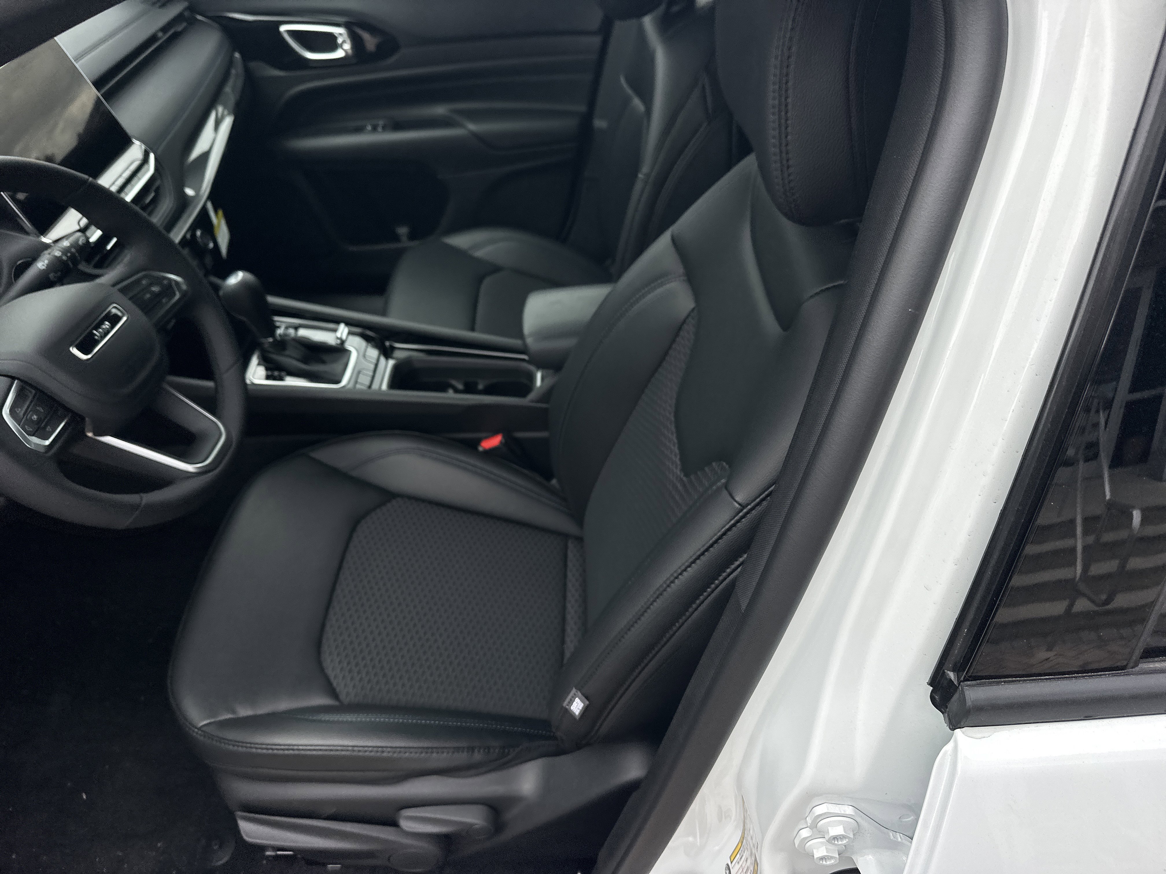 New 2026 Jeep Compass Latitude image 20