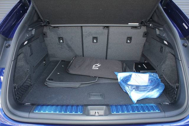 New 2026 Porsche Macan 4 Electric image 12