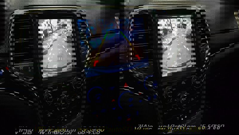 Used 2014 Jeep Grand Cherokee Limited w/ Luxury Group II image 25