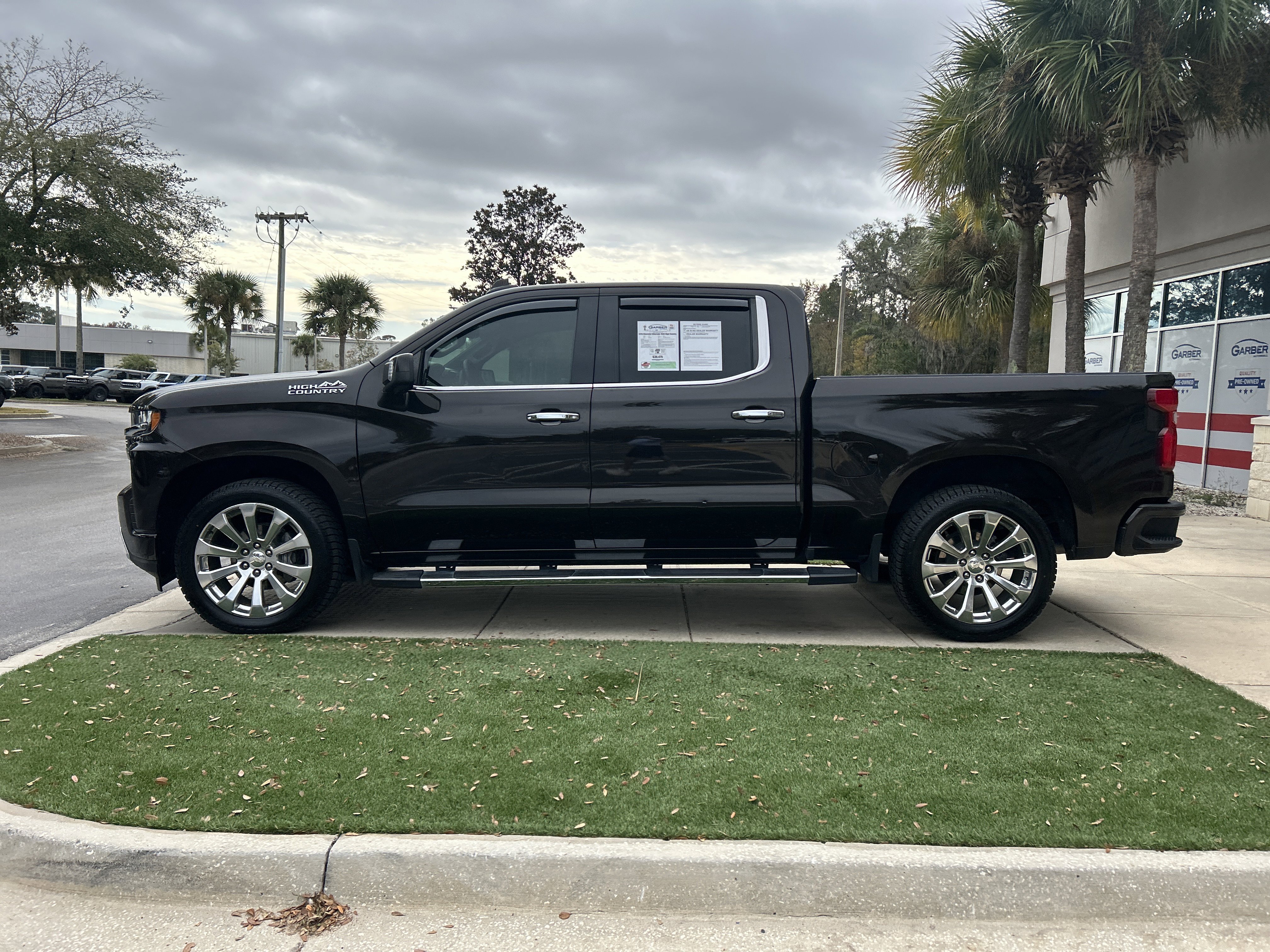 Used 2019 Chevrolet Silverado 1500 High Country w/ Technology Package image 6