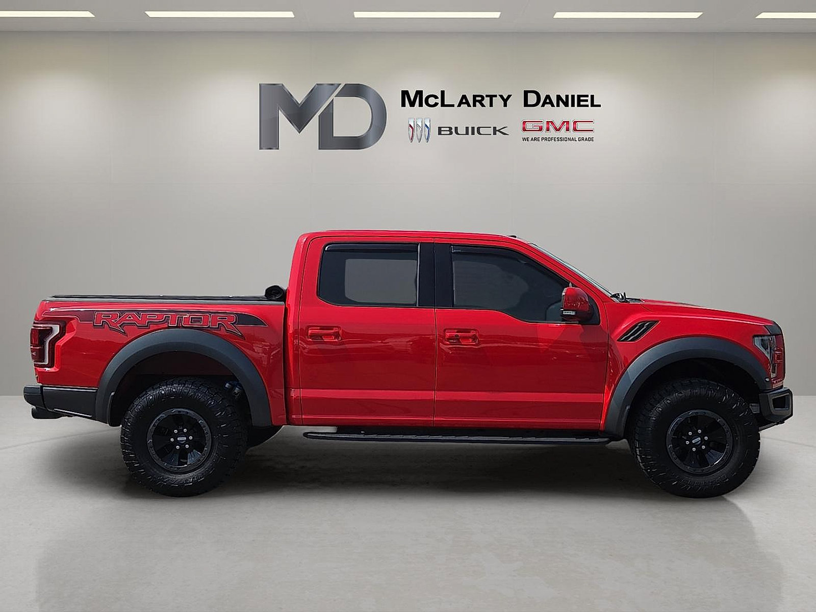 Used 2018 Ford F150 Raptor w/ Equipment Group 802A Luxury AWD/4WD image 15
