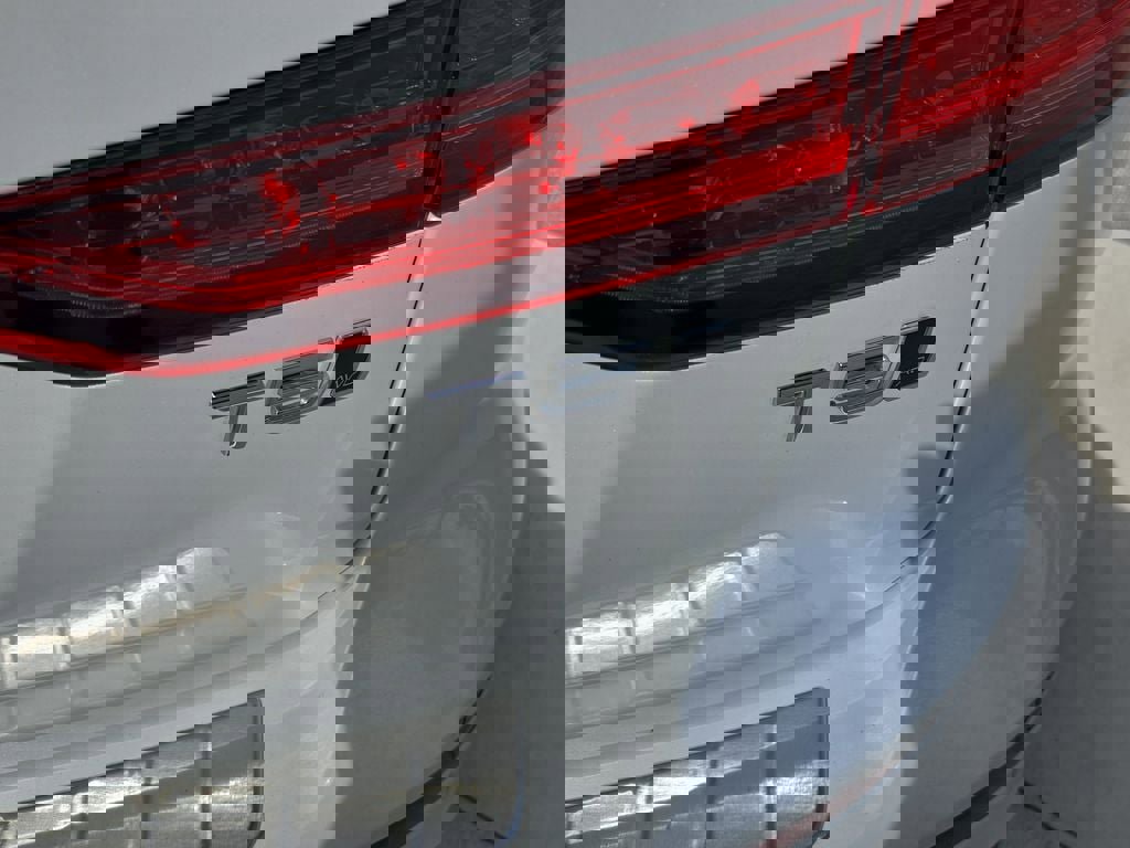 Certified 2022 Volvo V60 T5 Cross Country w/ Climate Package image 6