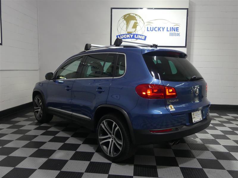 Used 2017 Volkswagen Tiguan SEL AWD/4WD image 11